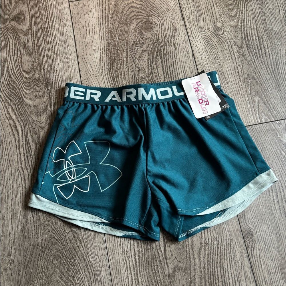 Under Armour girls  Teal Shorts perfect activewear